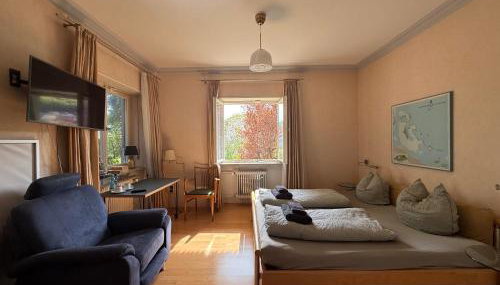 Lautertal Panorama-Suite - Kingsize-Bett & Badewanne & Dusche - Raucherbereich vor überdachten Terrasse - Rosengarten - Parkplätze 15m entfernt- Naturschutzgebiet vor Haustüre - sehr ruhige Gegend - Self-Checkin - 45qm2 - Photo 1