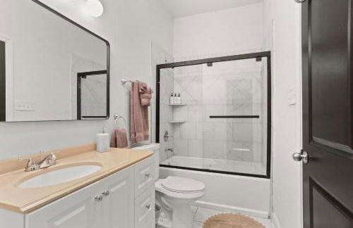 Garden District 3BD 2BA Parking Stylish & Unique - Foto 20