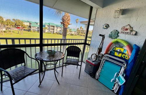 Beachfront paradise Ocean Village Golf Tennis Several heated pools Tiki bar Pickleball insite sports bar and restaurant and much more - Foto 13
