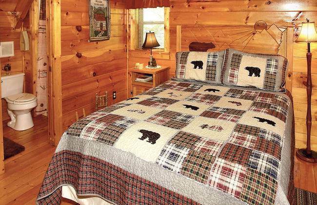 A Bit of Heaven - 2 Bedrooms, 2 Baths, Sleeps 8 Cabin by RedAwning - Foto 5