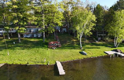 Seven Oaks at Bass Lake - Lakefront Getaway! - Foto 1