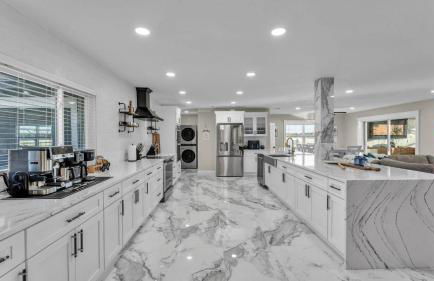 Lake, Pool, HotTub, Game Room, 8 Beds, Sleeps 17 - Foto 39