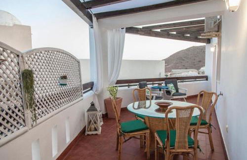 Coqueto Apartamento con vistas al mar y piscina - Photo 5