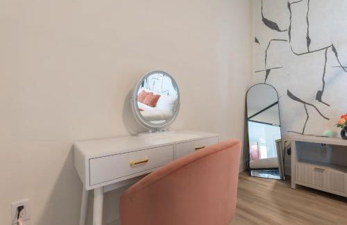 Rosy Retreat with NYC Views by the train, Free Parking, 3 beds, 20 Percent OFF 7 days - Foto 29