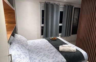 Studio 124 luxuoso, novo, bem equipado com ar condicionado e cozinha completa - Centro Mogi - Foto 4