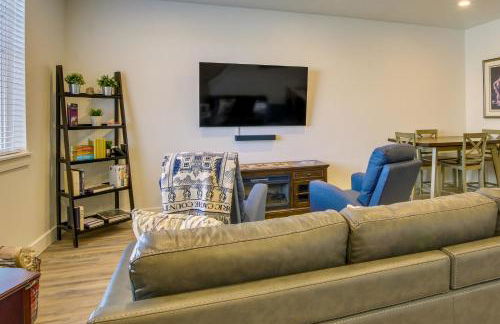 2 Mi to Zootah Providence Townhome with Fireplaces - Photo 3