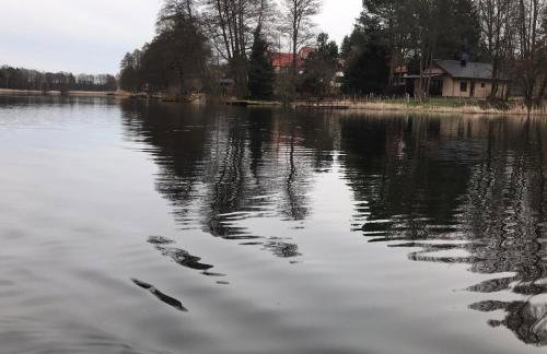 Urokliwy Domek nad Brzegiem Jeziora - Foto 18