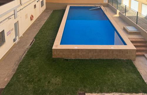 Apartamento segunda línea piscina frente al mar - Foto 34