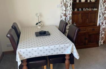 Honeycomb Cottage - a quiet, charming, cosy retreat in the countryside only 2 miles from one of Cornwall's best beaches - Photo 10