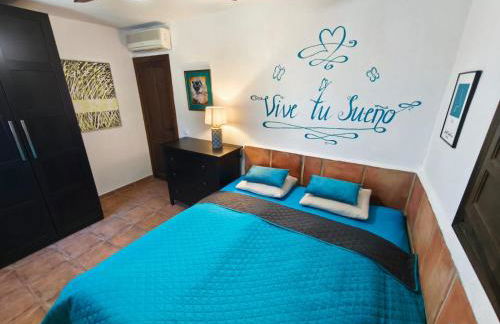 Künstlerhaus Finca Madreselva mit atemberaubenden Weitblick mit Infinitypool, kleinen Teichen und vielen Sitzplätzen in Tolox Malaga im Nationalpark Sierra de las Nieves, ideal für Entspannung, aber auch zum Wandern - Foto 71