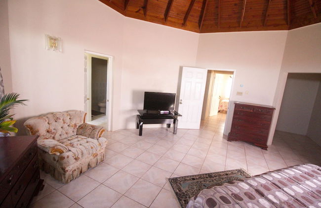 Sea View Chateau - Photo 12