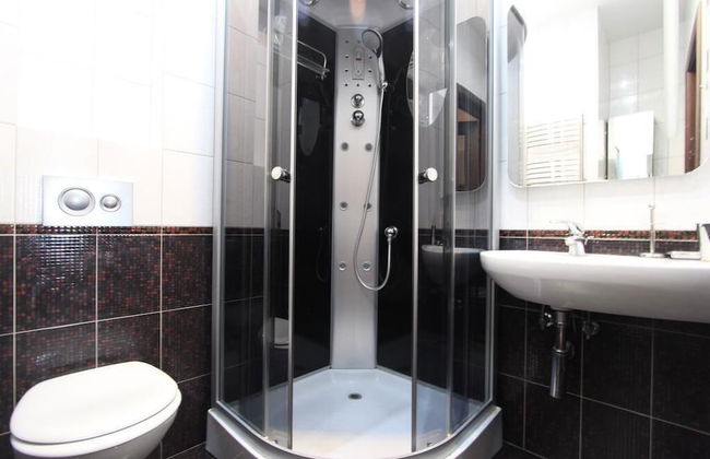 Moscow Premium Apartment - Photo 12