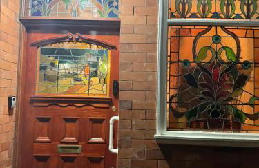 Large Luxury 4 bedroom home with parking - Foto 18