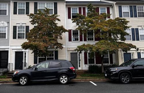 Cozy room and kitchen living room 7 minutes to IAD and DC area - Foto 1