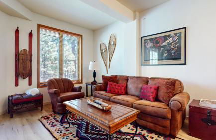 Mammoth Green 118 Located on Sierra Star Golf Course, Private Patio, Summer Pool condo - Foto 1