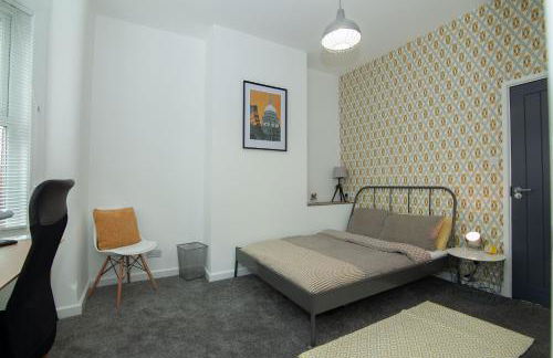 Park House - Large 3 Bedroom Victorian House, 10 Mins from Manchester - Foto 16