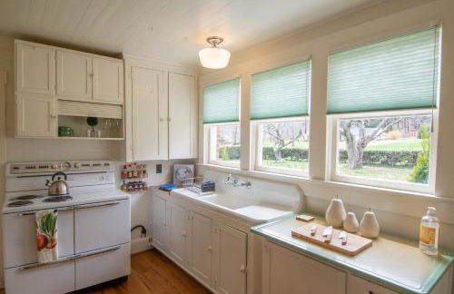 Walk to Downtown West Jefferson! Farmers Market, Breweries & MORE - Foto 2