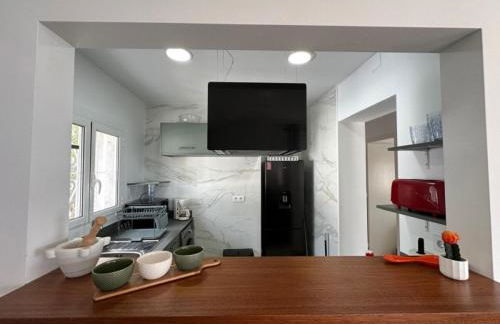 Preciosa casa con piscina desbordante y vistas al mar - Foto 35