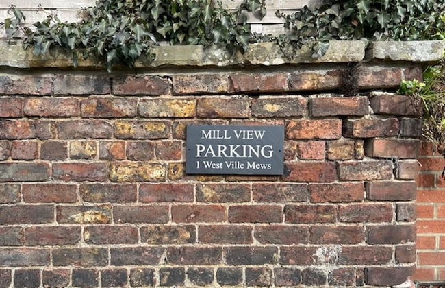 2 Bedroom Cottage Free Private Parking Fire Place - Photo 13