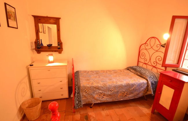 Holiday Home With Shared Pool - Photo 3