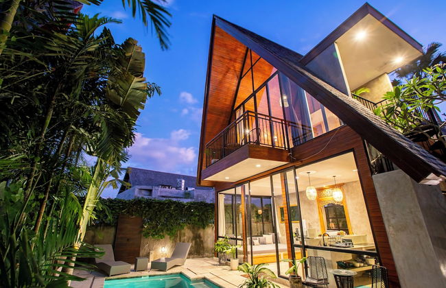 Azure 2BR Modern Private Pool Villa in Pererenan - Photo 35