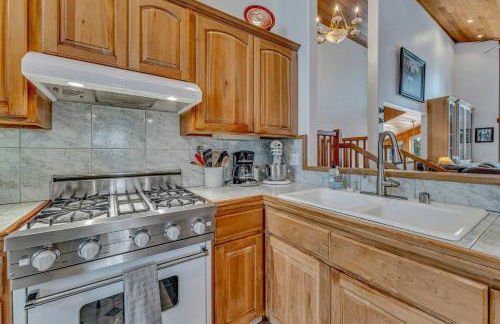 Handcrafted Tahoe Retreat Walk to Beach & Ski - Foto 10