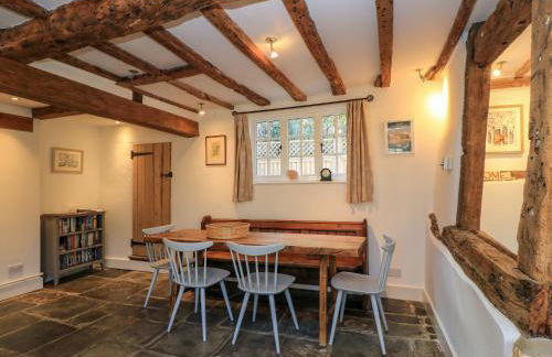 April Cottage - Photo 7