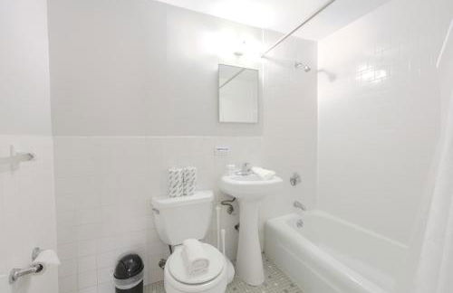 Delightful Back Bay Studio - Photo 3