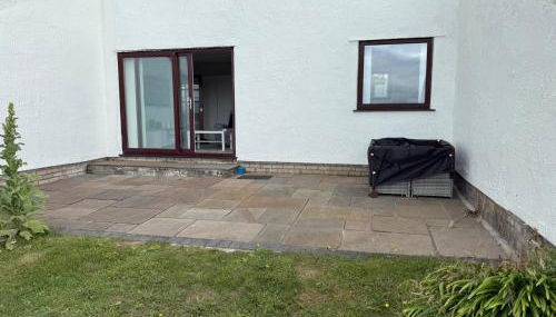 Ground Floor Beachside Apartment - Photo 2