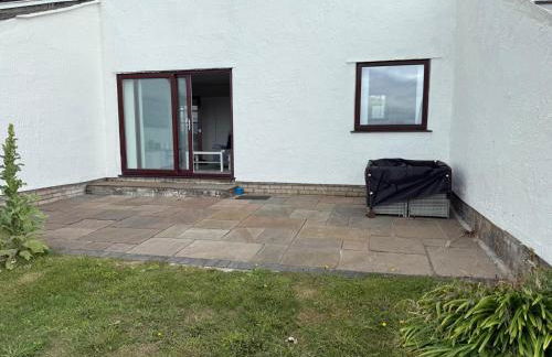 Ground Floor Beachside Apartment - Photo 2