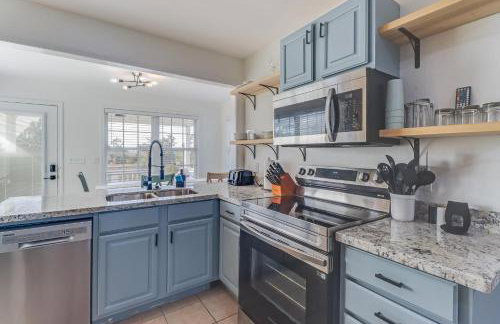 Waterfront Home with Pool by Next Step Property Management - Foto 18