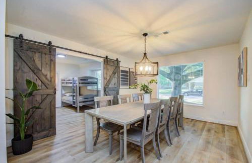 Stunning Modern Dream Home w Pool Grill Foosball - Foto 14