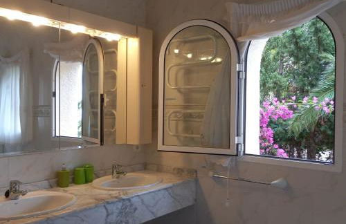 Villa Alemania - Photo 33