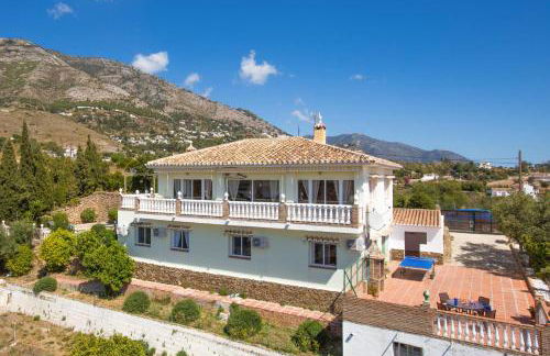 Villa Alqueria by Villa Plus - Photo 19