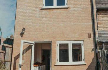 Charming 2 Bedroom Cottage mid town on quiet road, sleeps 4 - Foto 9