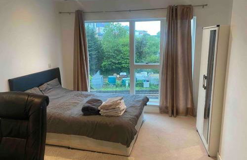Luxury 2 bed ensuite 2 bathroom apartment East Croydon - Foto 5
