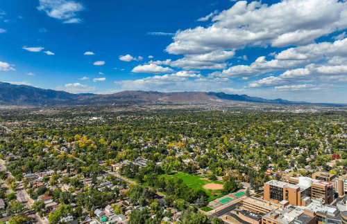 Newly Built 3BD Retreat w Mtn Views & Game Room - Foto 56
