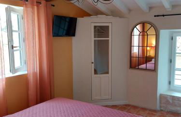 Le Logis des Remparts à l'intérieur de la Cité médiévale, Jardin privé, Parking inclus - Foto 17