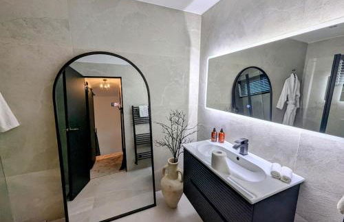 Spacious 2 bedroom house Sleeps 4 l On-Street Parking l The Cosy Corner Nationwide - Foto 23