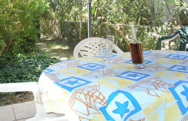 2-bdr apt With Shared Garden, 3 min Walk to Beach - Foto 22