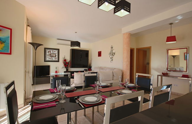 Sunny 3BR Villa w/ Endless Views & Heated Pool - Walk to Beach & Dining - Foto 12