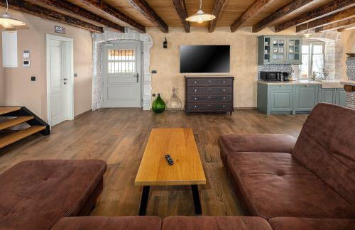 Mediterrane Steinvilla mit Privatpool, Whirlpool, Darts, Billard, Tischtennis, Gym - Foto 3