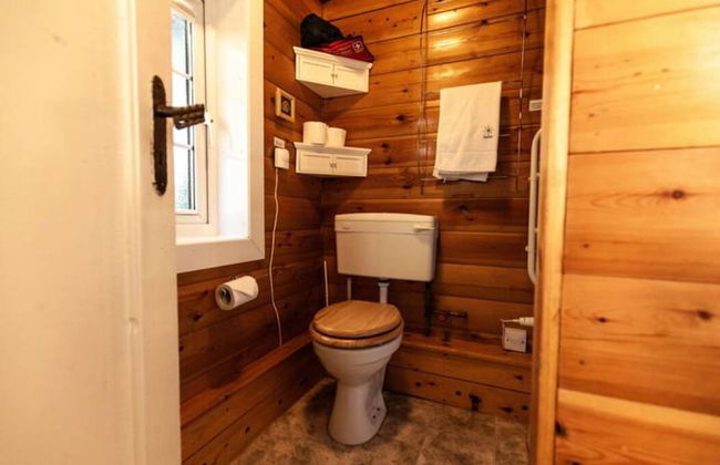 Two Bed Log Cabin in the Mountains - Foto 9