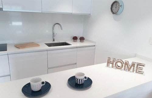 Rooftop pool near the beach and Barcelona - Photo 19