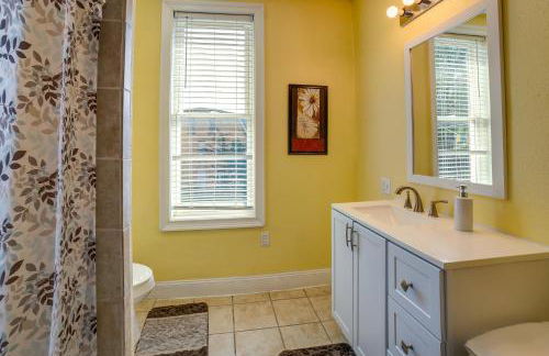 Inviting Connellsville Getaway with Deck! - Foto 17