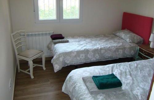 Chalet con piscina y BBQ para 10 personas - Photo 21