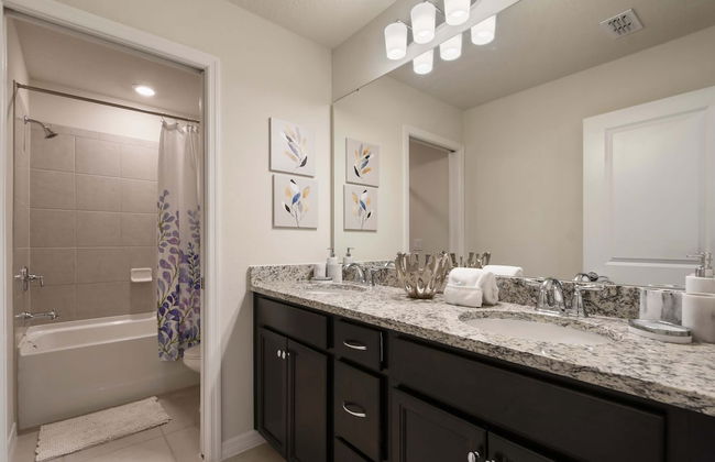 Relax in Style Pool, Resort Amenities, Near Disney - Foto 24