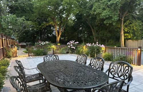 Large, Comfortable & Conveniently located Home - Foto 39