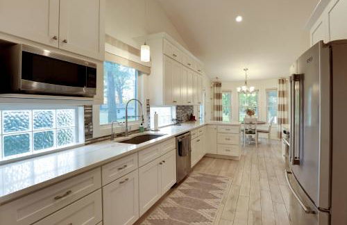 Holland Home Walk to the Beach! - Foto 10