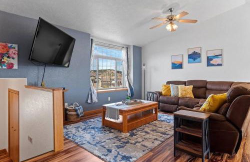 Stylish 5 BR- LG Fenced Backyard and Playground - Foto 12